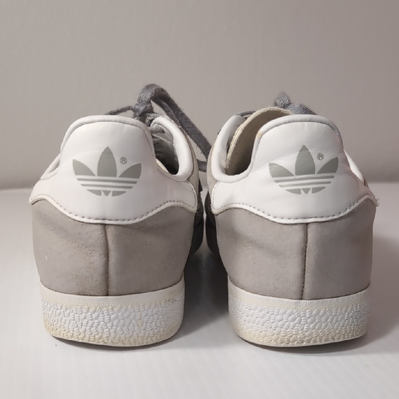 Adidas Women's Gazelle Sneakers in Gray and White Size 7 - Picture 4 of 11